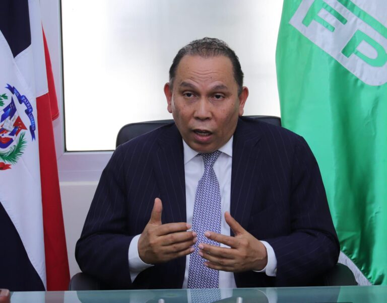 “Cierre del metro en horas laborables demuestra la improvisación del gobierno del PRM”, afirma Radhamés Jiménez