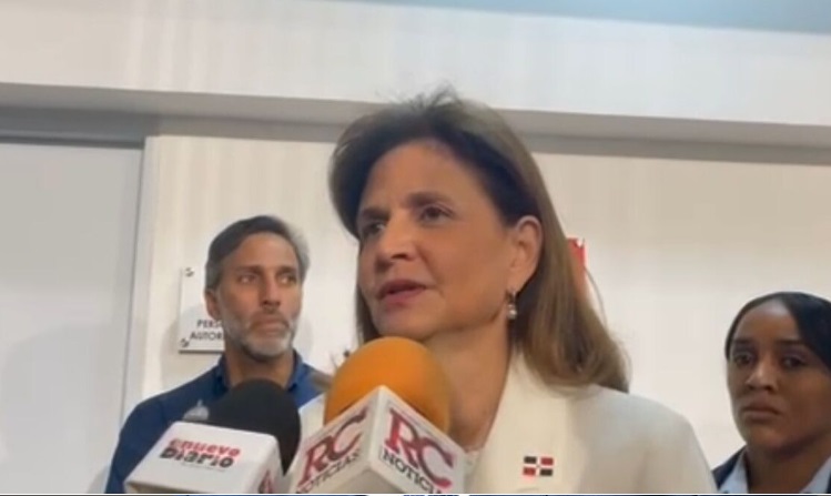 Vicepresidenta Raquel Peña niega crisis en Senasa y afirma que el Gobierno ha ampliado su cobertura