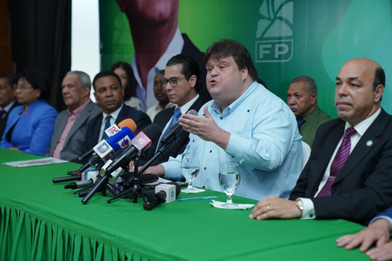 Fuerza del Pueblo denuncia el Gobierno del PRM gasta casi 4 mil millones en pensiones especiales sin justificación