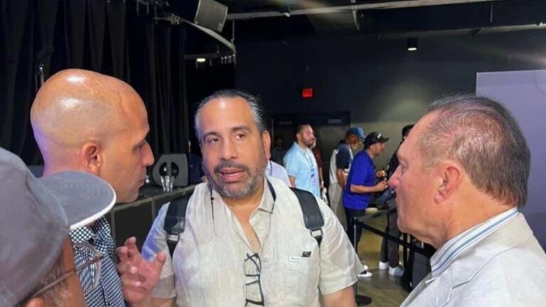 Scott Boras está dispuesto a apoyar el béisbol escolar en la RD