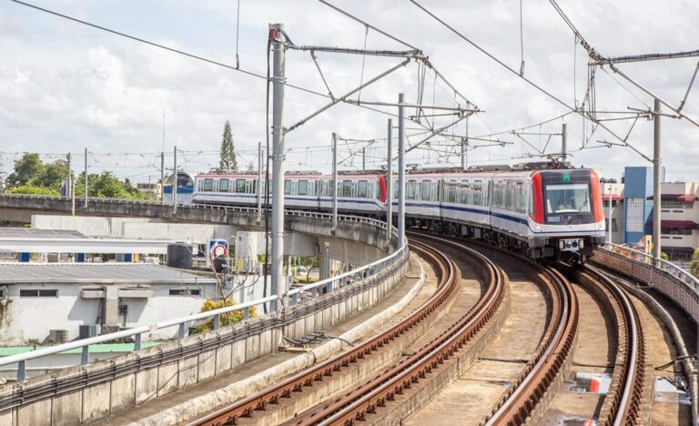 Reportaje _ Los usuarios del Metro de Santo Domingo siguen preocupados por constantes fallas que presenta