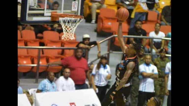 Titanes vencen a Metros en el primer partido de la Serie Final