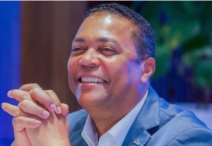 Víctor D’Aza propone a Paliza organizar debate entre aspirantes presidenciales del PRM