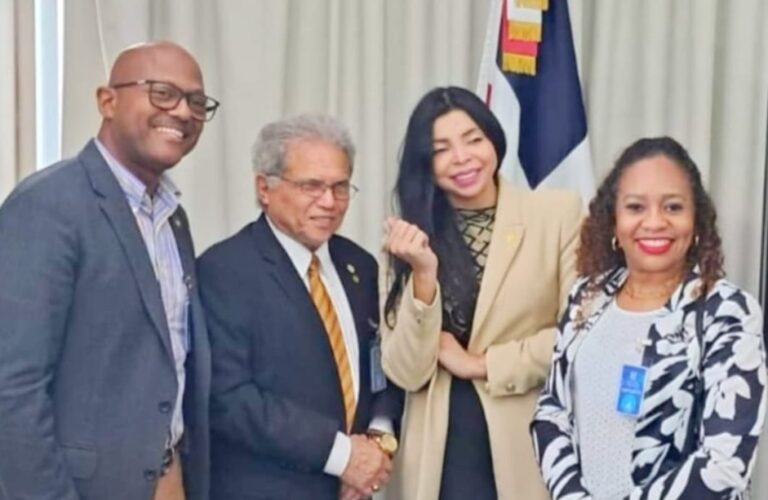 Médicos de la Procuraduría General recibirán aumento de sueldos este mes; Yeni Berenice firma acuerdo con Waldo Ariel Suero