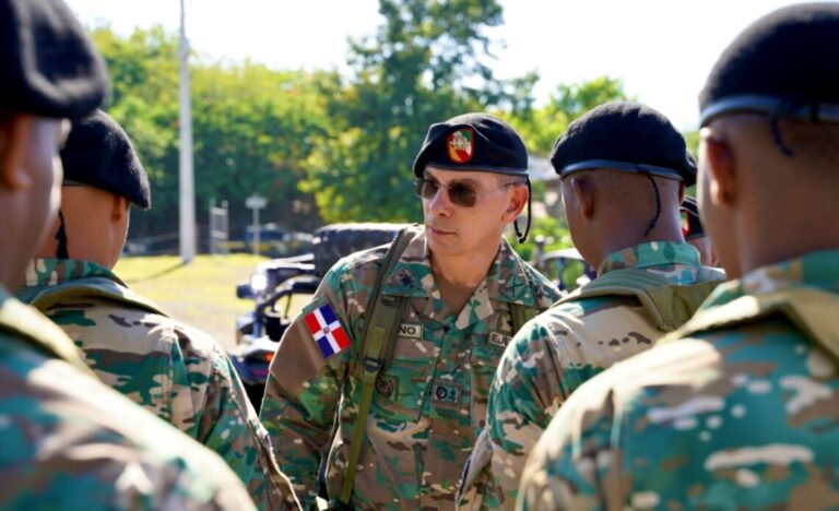 El comandante general del Ejército recorre nuevamente la frontera con Haití; dice todo está tranquilo