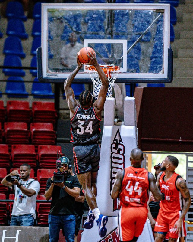 Indios obtienen electrizante victoria sobre Leones en la LNB