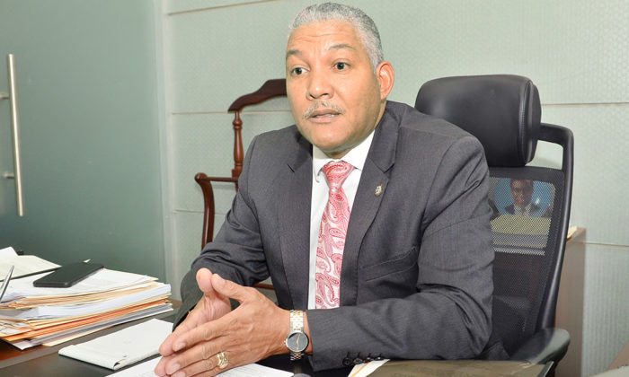 Director de la OMSA no bebe ni agua en el organismo; teme ser envenenado por uno de sus funcionarios y dirigente del PRM