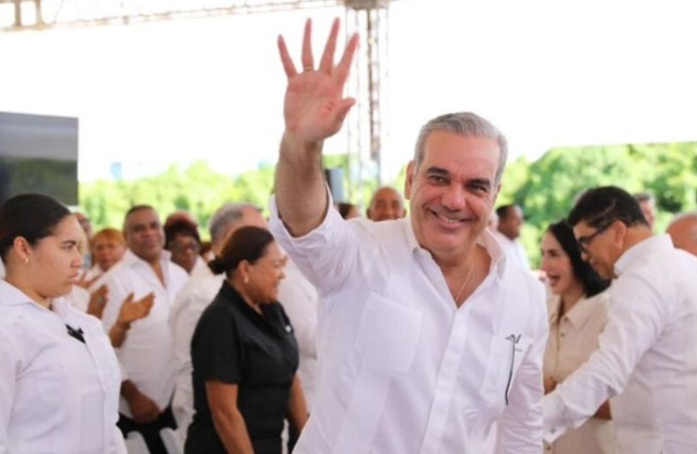 Presidente Abinader promete cambiar imagen de Capotillo para que no se asocie con delincuencia