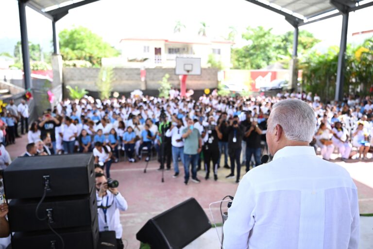 Andrés Bautista resalta inicio del año escolar 2025-2026 y reincorporación de la enseñanza en valores