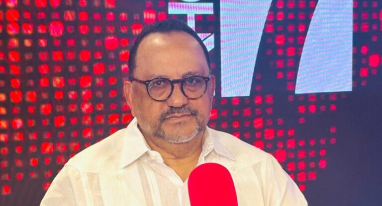 Antoliano Peralta le recuerda a Radhamés Jiménez: el Ministerio de Justicia nació de proyectos de la Fuerza del Pueblo