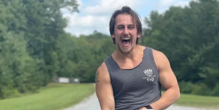 Actor Adam Turck muere tras intervenir en una pelea doméstica en Virginia