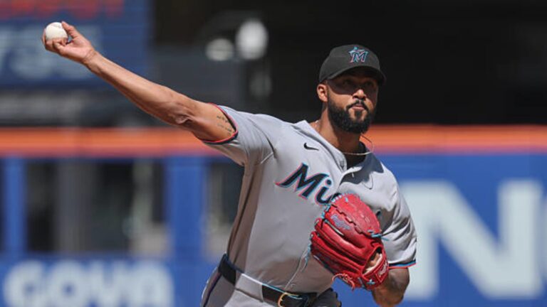 Alcántara ayuda a Marlins a llevarse la serie larga ante Mets