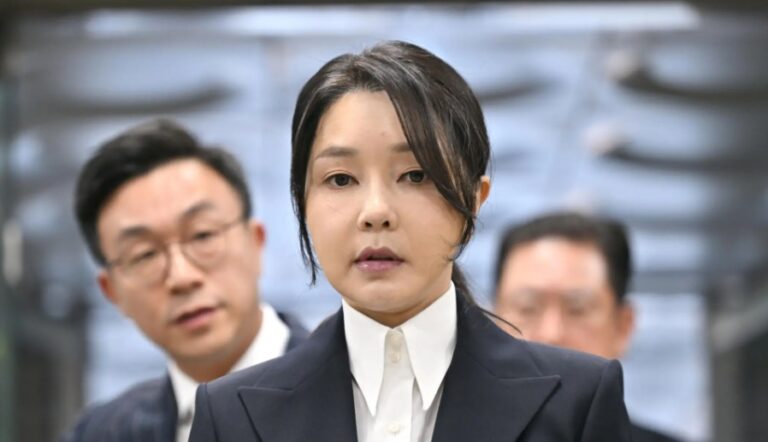 Apresan a la ex primera dama surcoreana Kim Keon-hee por presunta corrupción y abuso de poder
