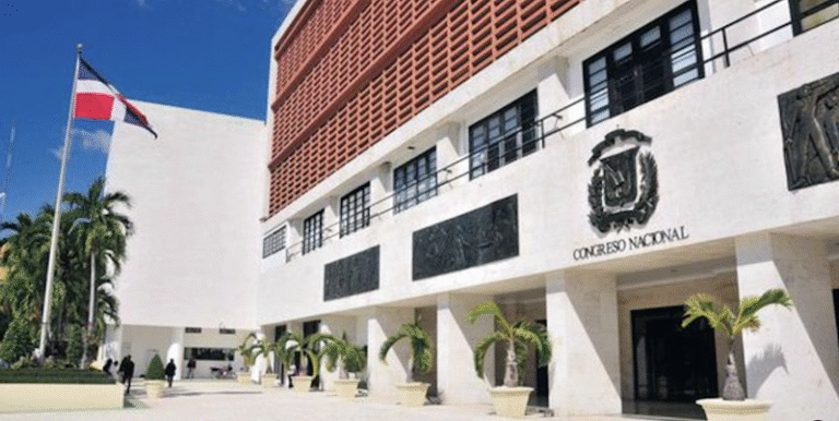 Gobierno somete al Congreso Nacional un proyecto de presupuesto reformulado