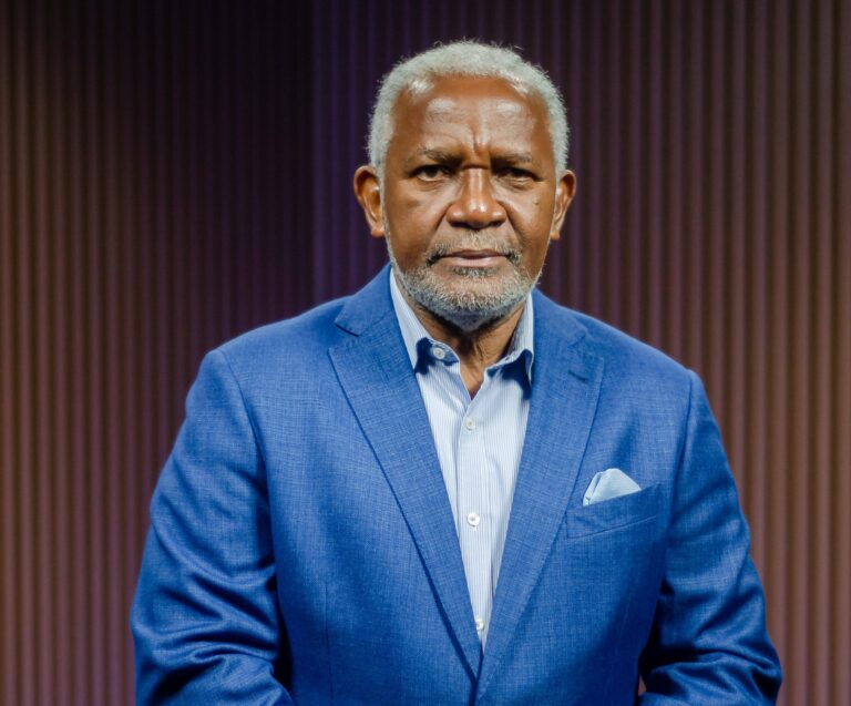 Exministro de Educación afirma que el sistema educativo no está preparado para inteligencia artificial