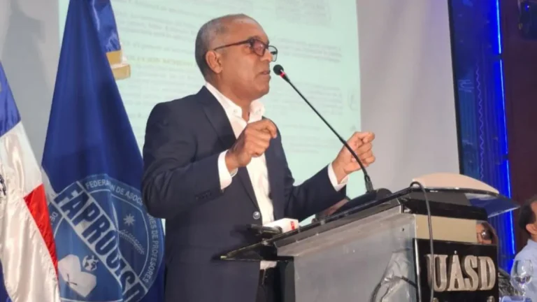 Profesores de la UASD paralizan sus labores en demanda de indexación salarial