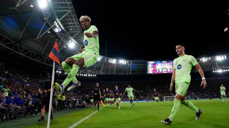 El Barça firma su primera remontada, el Atlético vuelve a tropezar