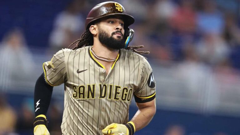 Miguel Andújar pega ‘grand slam’ y da triunfo a Rojos; FernandoTatis remolca 3 carreras