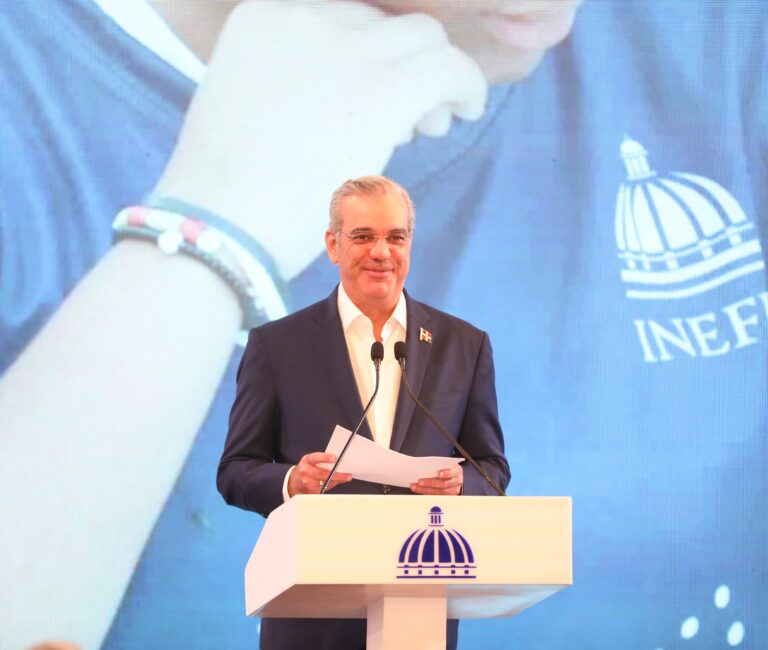 Presidente Abinader informa 500 mil estudiantes y atletas se han beneficiado con más de 900 intervenciones de instalaciones deportivas