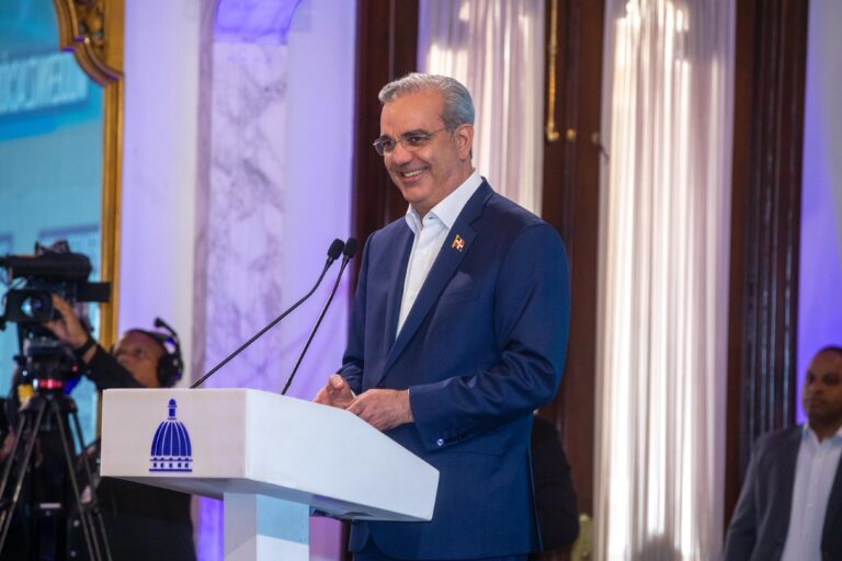 Presidente Abinader presenta la transformación y modernización de la televisión pública, RTVD Canal 4