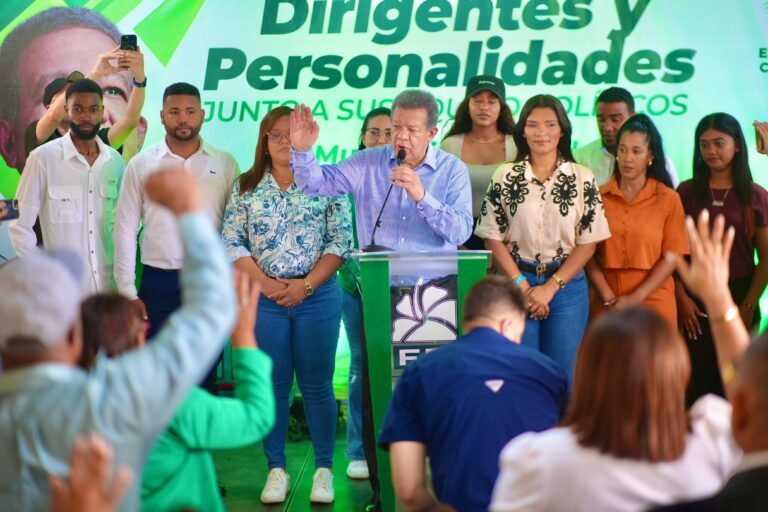 Apagones prolongados, escasez de agua y altos precios de alimentos tienen al pueblo irritado, asegura Leonel Fernández