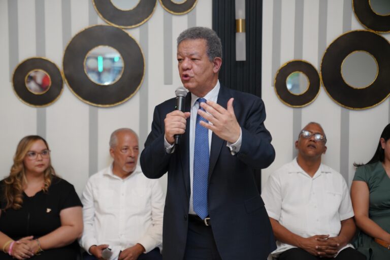 Leonel: “Hoy vi una encuesta y Fuerza del Pueblo ya está en primer lugar”