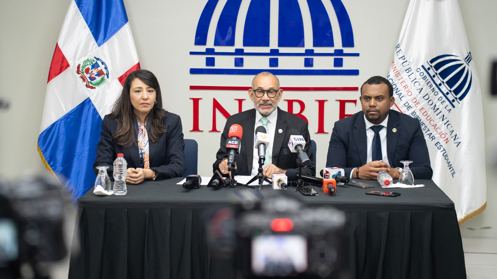 INABIE acoge resolución de la DGCP sobre adjudicación de zapatos y resalta su colaboración en investigación del órgano rector