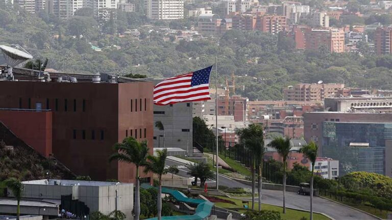 Estados Unidos emite alerta máxima y pide no viajar a Venezuela