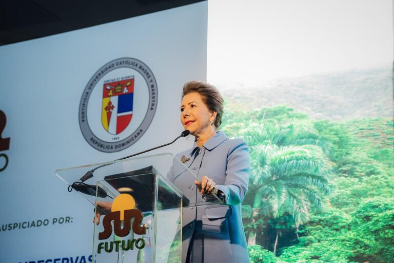 Sur Futuro y PUCMM capacitarán comunicadores en narrativa del cambio climático