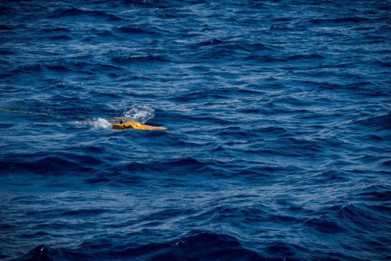 20 migrantes muertos y varios desaparecidos en naufragio frente a la isla italiana Lampedusa