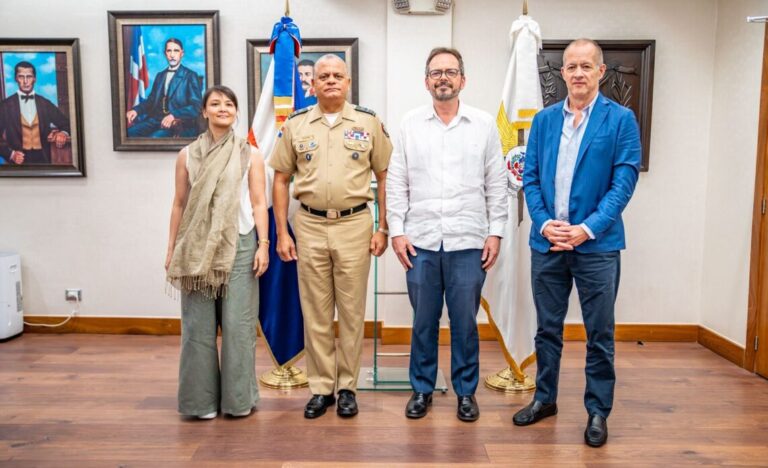 Ministerio de Defensa destaca importancia de reunión con representante especial de la ONU para Haití