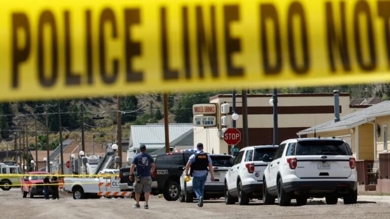 Mueren cuatro personas tras tiroteo en un bar de Montana, Estados Unidos