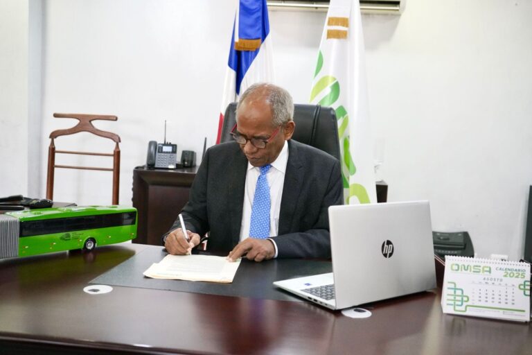 Onéximo González solicita a Compras y Contrataciones suspender su registro de proveedor del Estado