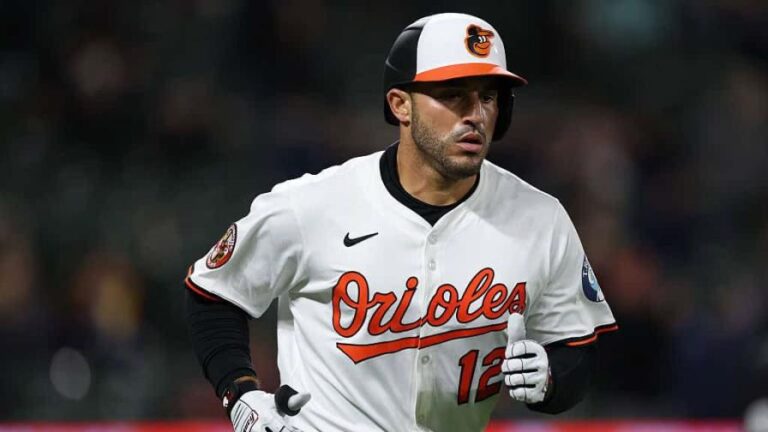 Ramón Laureano es cambiado a los Padres de San Diego