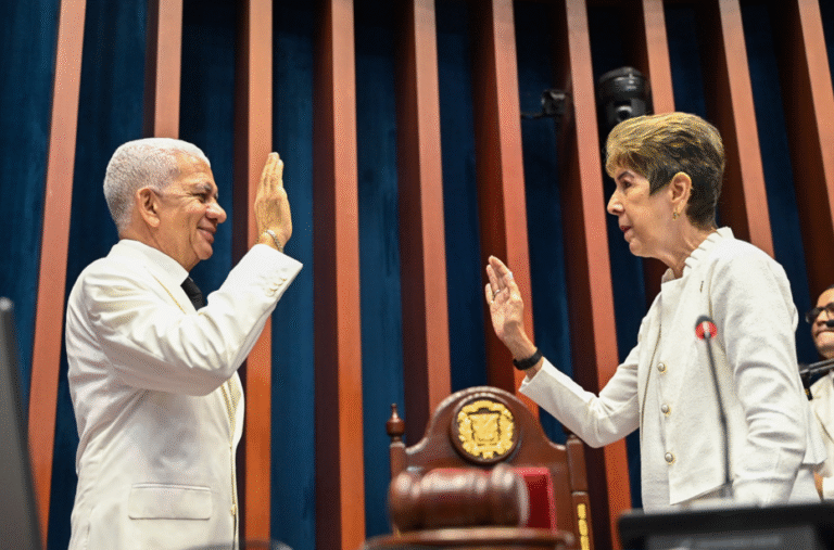 Reelecto Presidente del Senado destaca armonia entre ese hemiciclo y la Cámara de Diputados