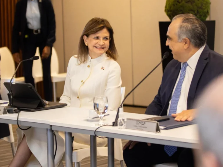Vicepresidenta Raquel Peña afirma ante el CONEP que RD avanza sobre bases sólidas