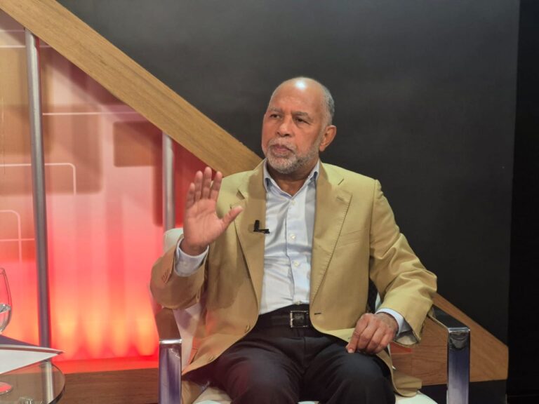 Video- Presidente ADP teme por integridad física de alumnos y maestros debido a que 13% de planteles tienen techos agrietados