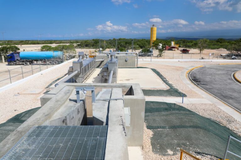 Presidente Abinader inaugura innovadora planta de tratamiento en Cabo Rojo para seguir impulsando el desarrollo de la Región Sur