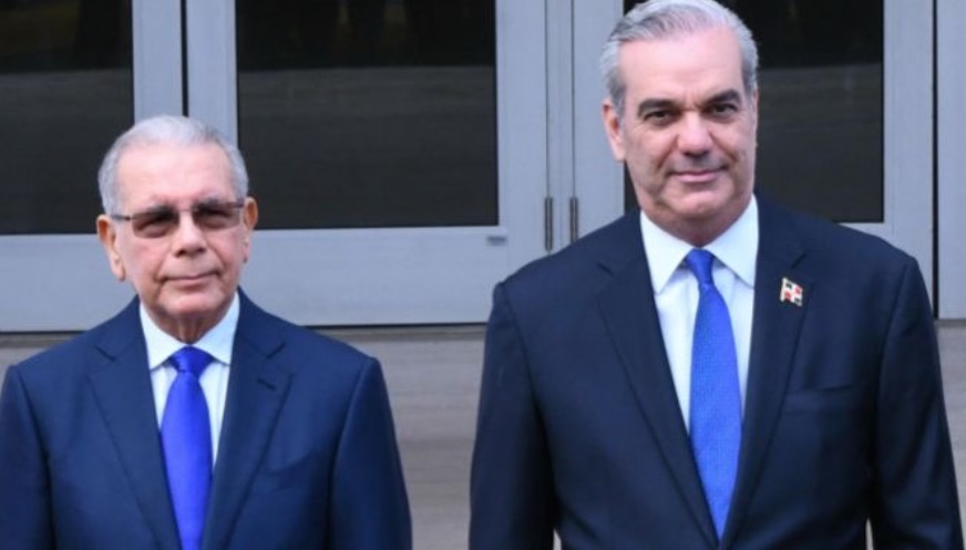 “Es que tendría que humillarlo, y un presidente en ejercicio no se humilla”; Danilo rechaza debate con Abinader