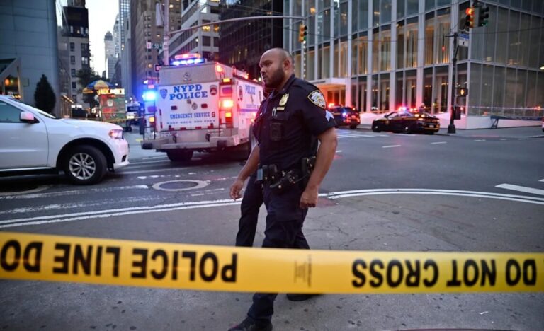 Terrible tiroteo en club nocturno de Nueva York deja tres personas muertas y 11 heridas