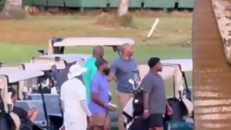 La visita de LeBron al país ha causado gran revuelo entre fanáticos y curiosos, quienes aprovecharon para compartir el momento en diversas plataformas digitales, generando una ola de reacciones positivas y comentarios de admiración hacia el jugador.  Aunque se desconocen los detalles específicos de su agenda durante su estancia en República Dominicana, su presencia en uno de los clubes más prestigiosos del país resalta la importancia de la República Dominicana como destino turístico y deportivo de alta categoría.Películas dominicanas   LeBron James, conocido no solo por su talento en la cancha sino también por su influencia global, suele aprovechar sus viajes para relajarse y conectar con diferentes culturas, y esta vez no fue la excepción.  En La Romana Country Club, ubicado en una de las zonas más exclusivas del país, es reconocido por su campo de golf de nivel internacional, que atrae a celebridades y atletas de renombre mundial, consolidándose como un punto de encuentro para el deporte y el ocio de lujo.  Este encuentro de LeBron James con el golf dominicano sin duda dejará una huella positiva en la promoción del deporte y el turismo en la región, a la vez que brinda a los locales la oportunidad de acercarse y compartir momentos con una de las figuras más importantes del baloncesto mundial.