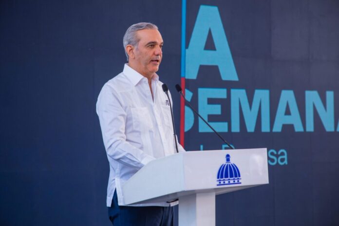 ABINADER LA SEMANAL EN SANTIAGO