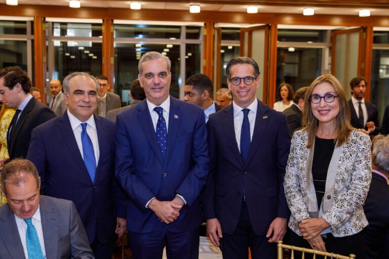 Presidente Abinader afirma que República Dominicana avanza hacia un futuro de prosperidad y sostenibilidad