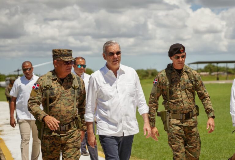 Presidente Abinader supervisa avances de segunda etapa de verja perimetral e inicia innovador sistema de videovigilancia que refuerza control y protección de la frontera