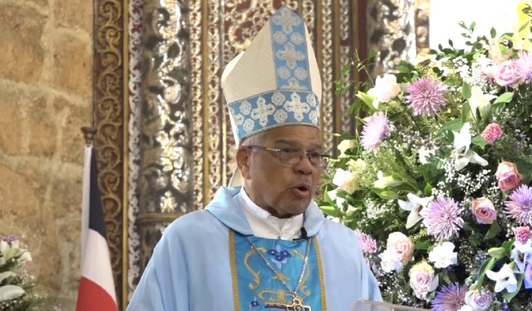 Reportaje- El Papa y Ozoria se vieron las caras luego que el sumo pontífice le quitara las funciones