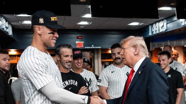 Aaron Judge alcanza al mítico DiMaggio con Trump en la grada de Nueva York