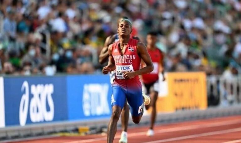 Alexander Ogando brilla en el Mundial de Atletismo 2025 y avanza a semifinales