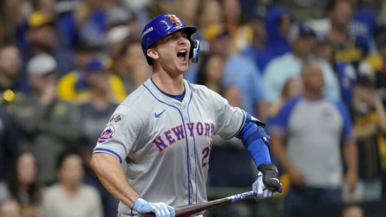 Alonso deja tendidos a los Rangers y Mets frenan racha negativa con triunfo en extrainnings