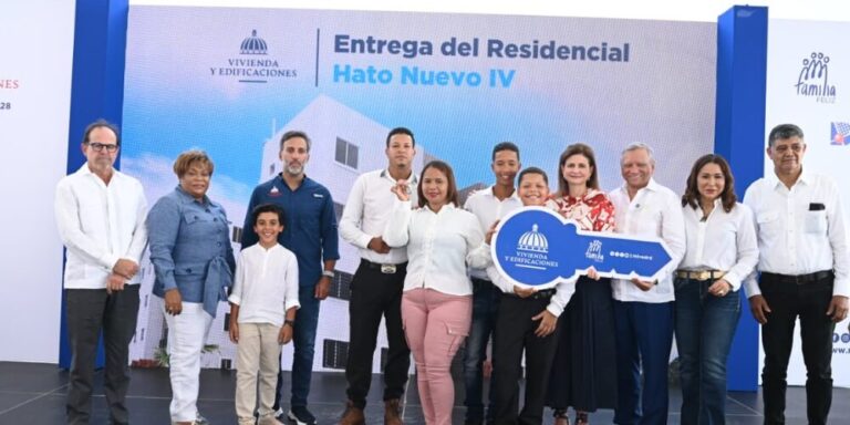 Banreservas financia más de 600 viviendas entregadas en Hato Nuevo por Raquel Peña