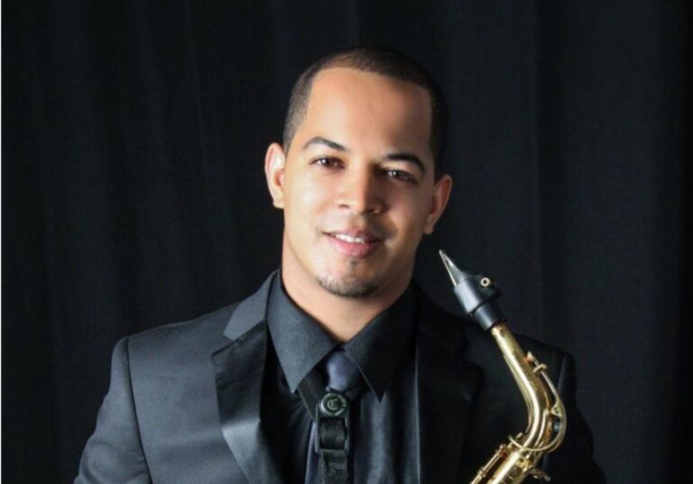 Director musical Alexander Vásquez se destaca como educador y gestor cultural